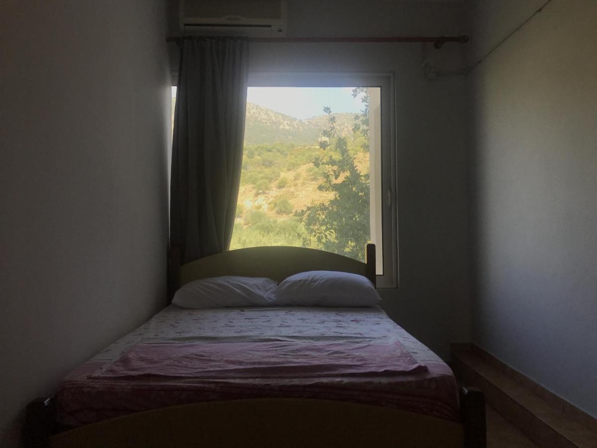 Sun Bakers Hostel Himare Exteriör bild