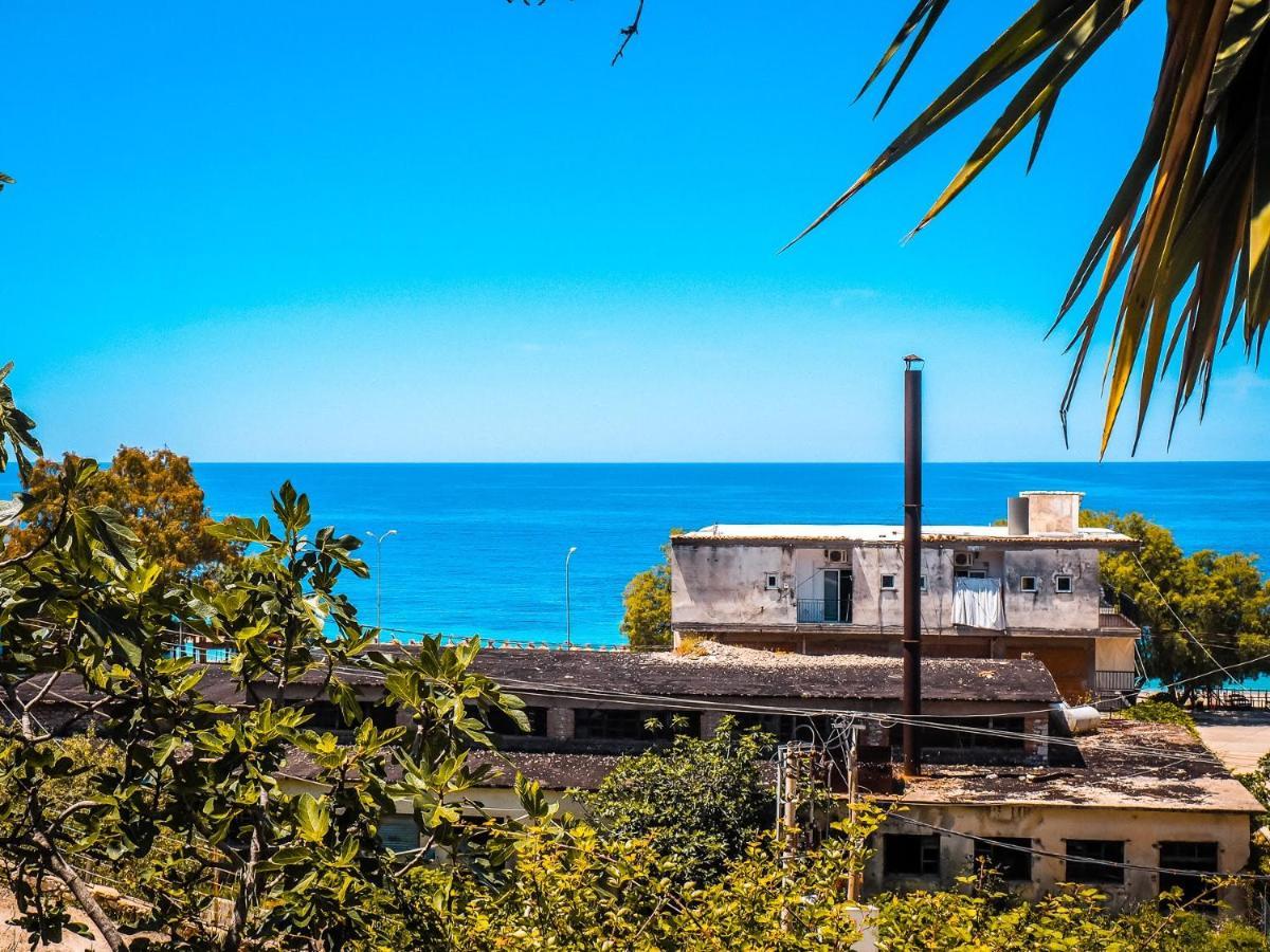 Sun Bakers Hostel Himare Exteriör bild